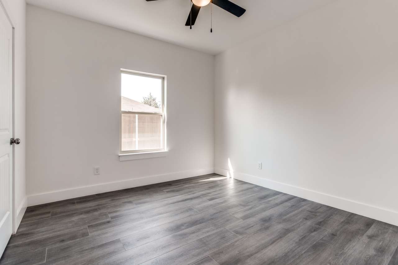 6322-s-lancaster-rd-dallas-tx-75241-High-Res-25