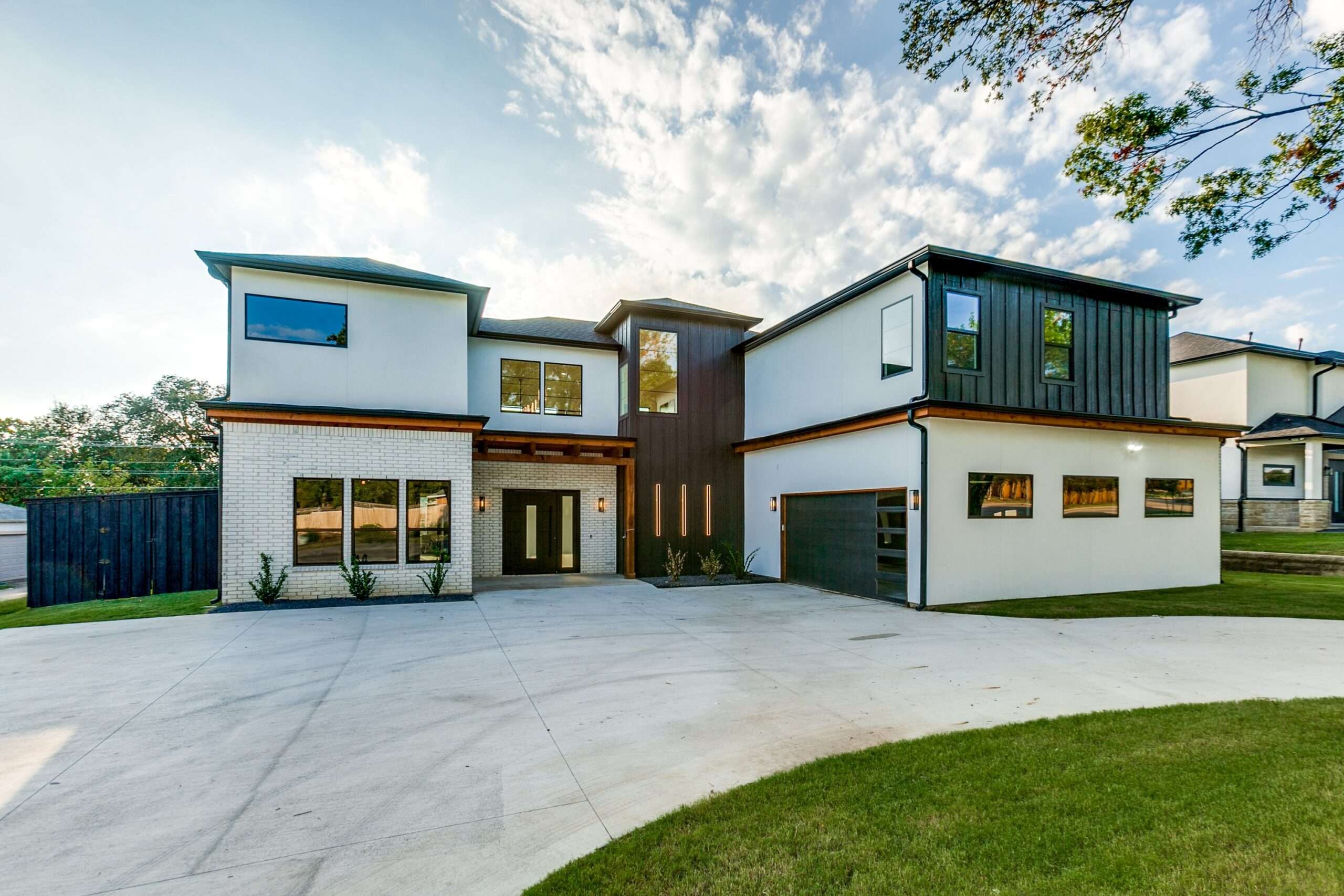 10915-marsh-ln-dallas-tx-75229-High-Res-1