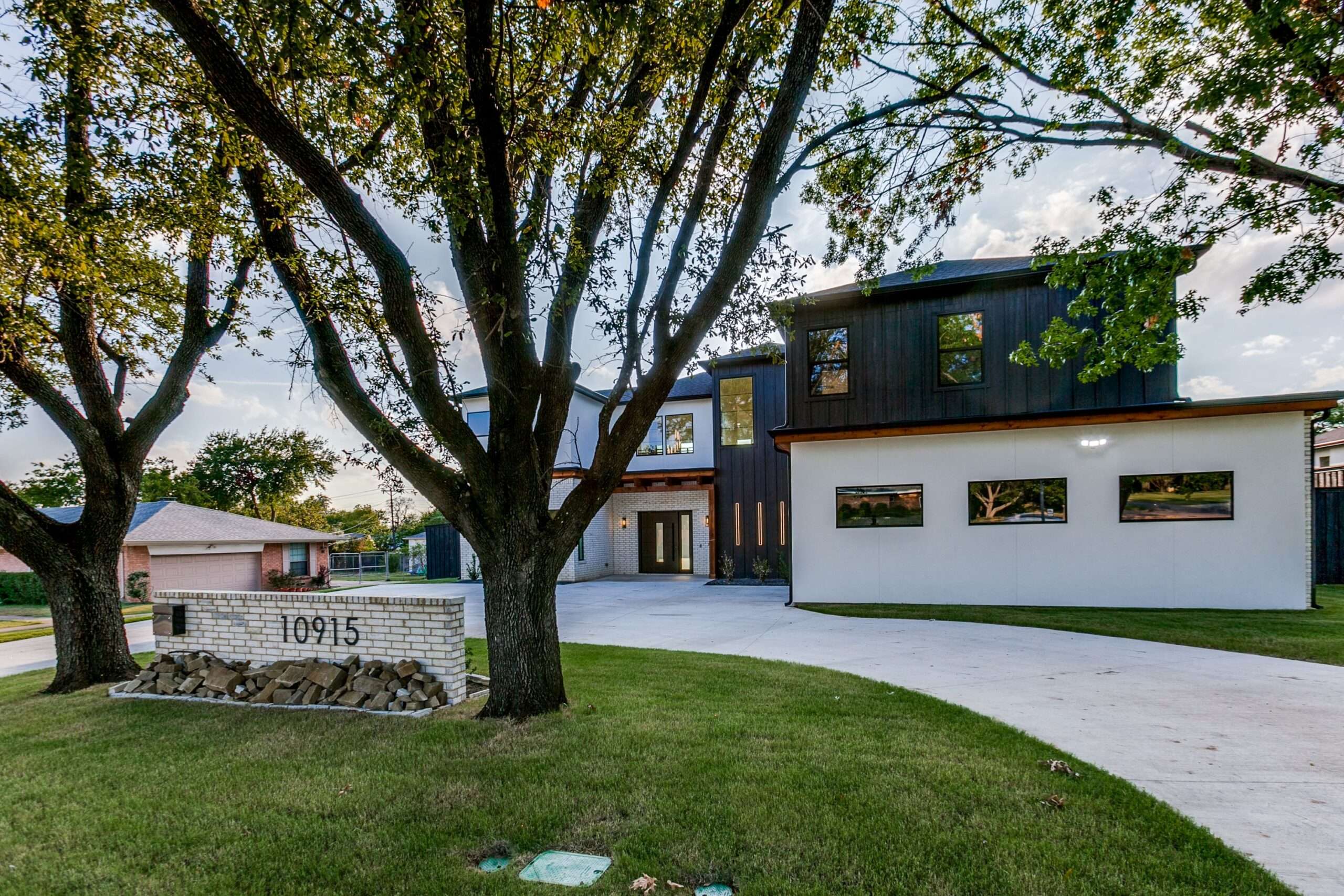 10915-marsh-ln-dallas-tx-75229-High-Res-2